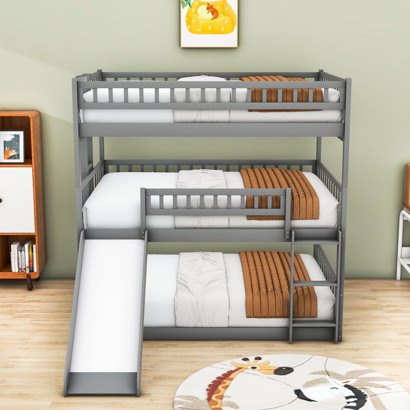 Lit double double au-dessus d'un lit double, lit en bois avec échelle intégrée et glissade, gris