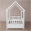 Lit simple en bois avec cadre de toit, garde-corps de clôture, blanc-680018720
