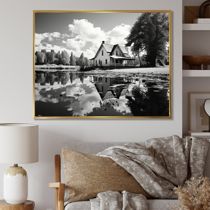 «Farmhouse Country Reflections», reproduction sur toile, 24" H x 32" W, Cadre flottant doré