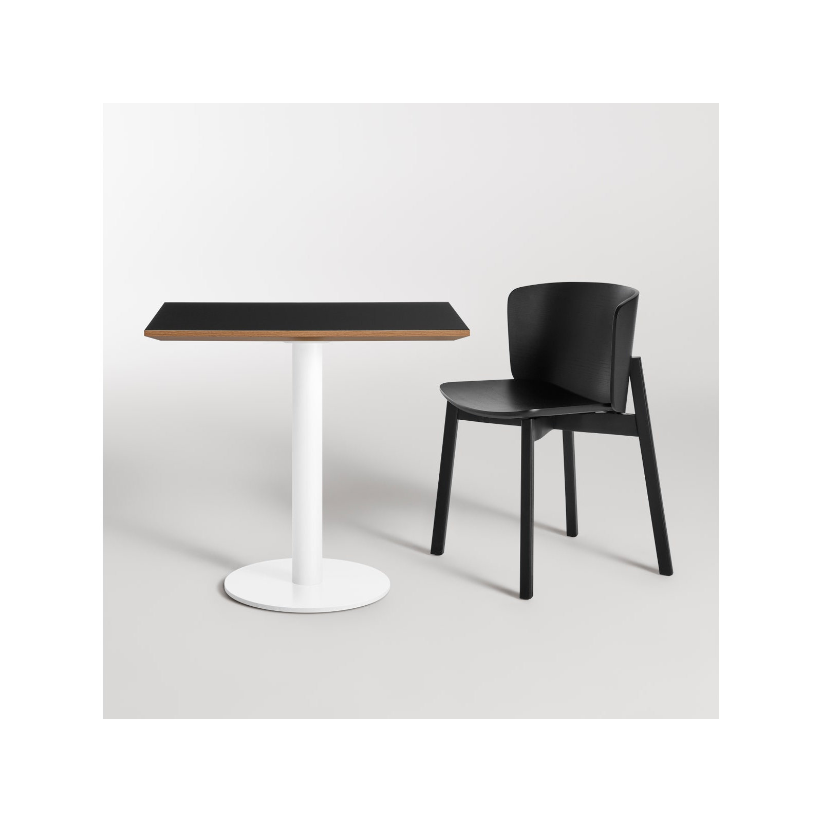 Easy 32'' Dining Table, Matte White, Black