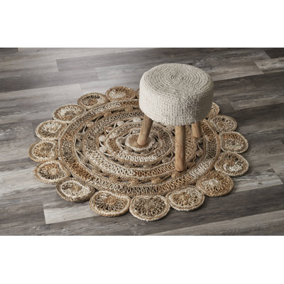 Kealan Modern Farmhouse Hand-braided Natural Fiber Jute Round Indoor Area Rug
