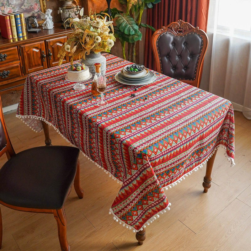 Nappe rectangulaire 152 x 264 cm, en coton à motifs floraux sauvages et pompons, rouge