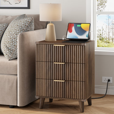  1 Pc Wood Nightstand With Charging Station,Modern Side Table With 3 Drawers, Bedside End Table With 2 USB Ports And 2 AC Outlets, Night Stand For Bedroom, Small Dresser For Small Spaces