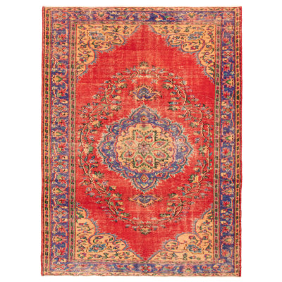 Tapis rouge Crocifissa 6 pi 7 po x 8 pi 10 po Crocifissa
