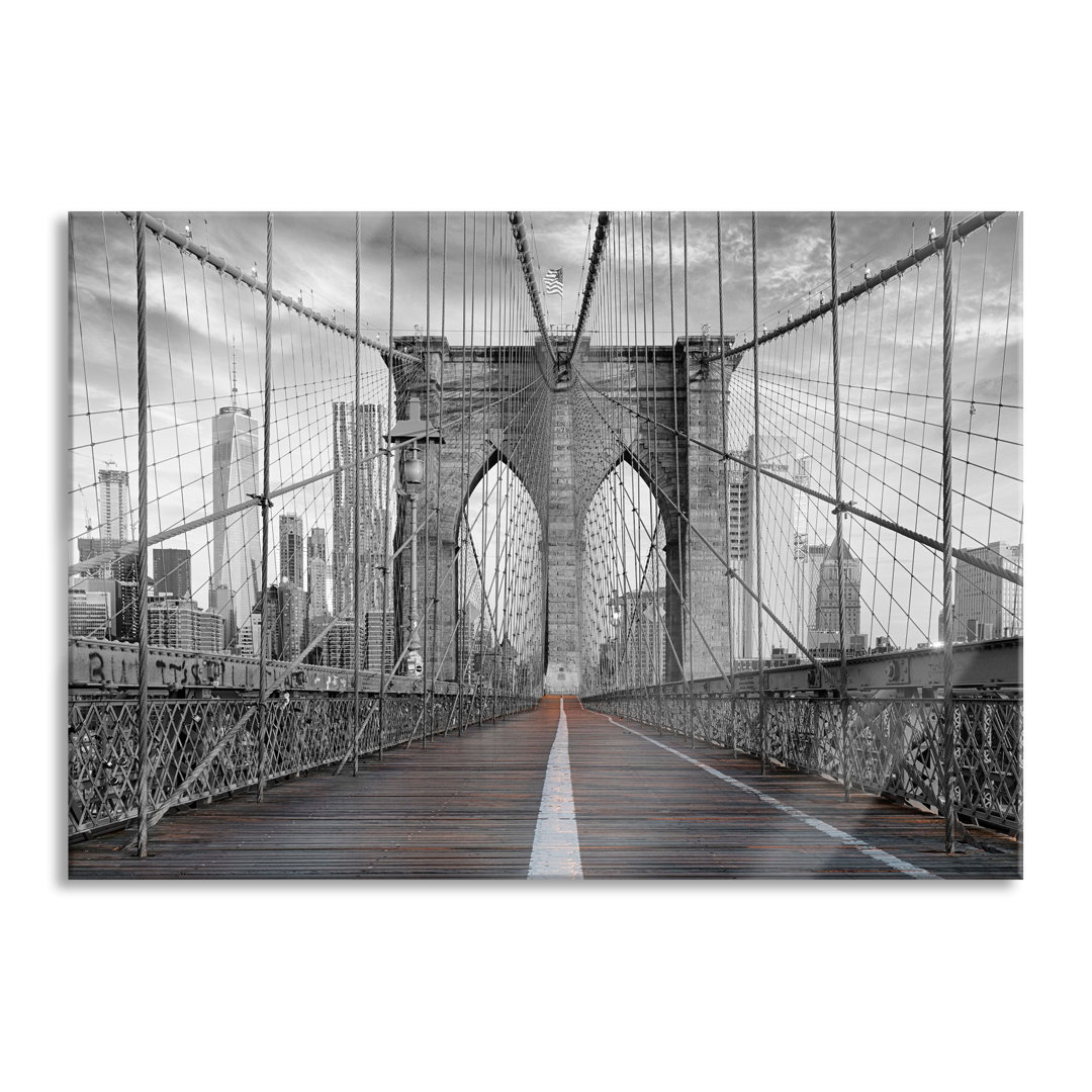 Glasbild Die leere Brooklyn Bridge in New York City