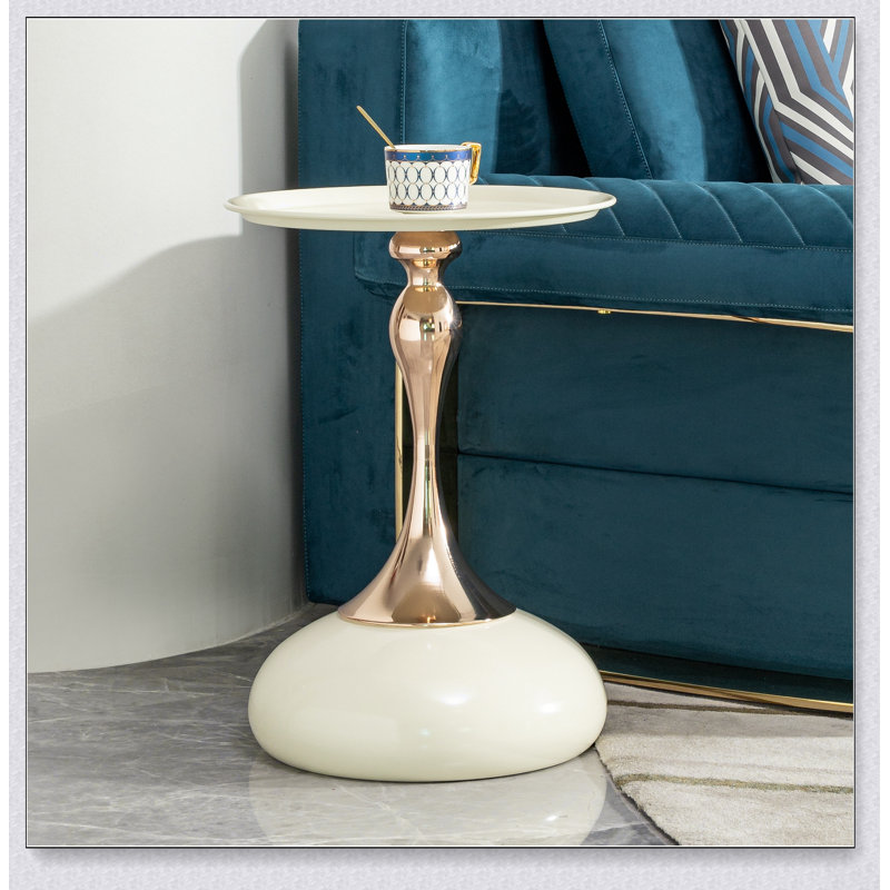 Table d'appoint ronde compacte pour les petits espaces, idéale comme table basse de salon ou de bout avec un design élégant et durable