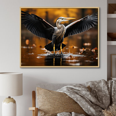 «Yellow Black Heron Elegance» dévoilé sur toile