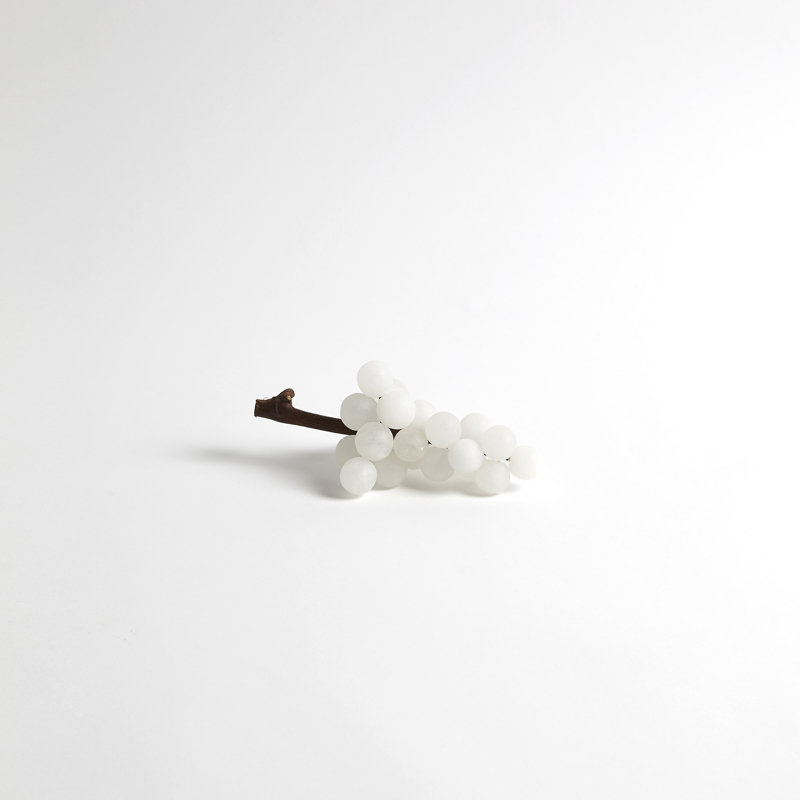Sculpture raisins bella, H 3,75 po x l 8 po x P 4 po, Albâtre