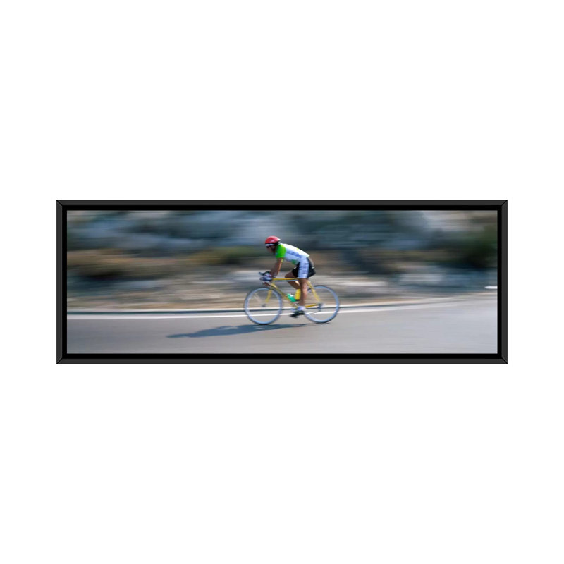 «Panoramic Bike Racer Catalonia, Espagne», reproduction d'art sur toile tendue, H 12 po x l 36 po x P 1,5 po, Cadre noir