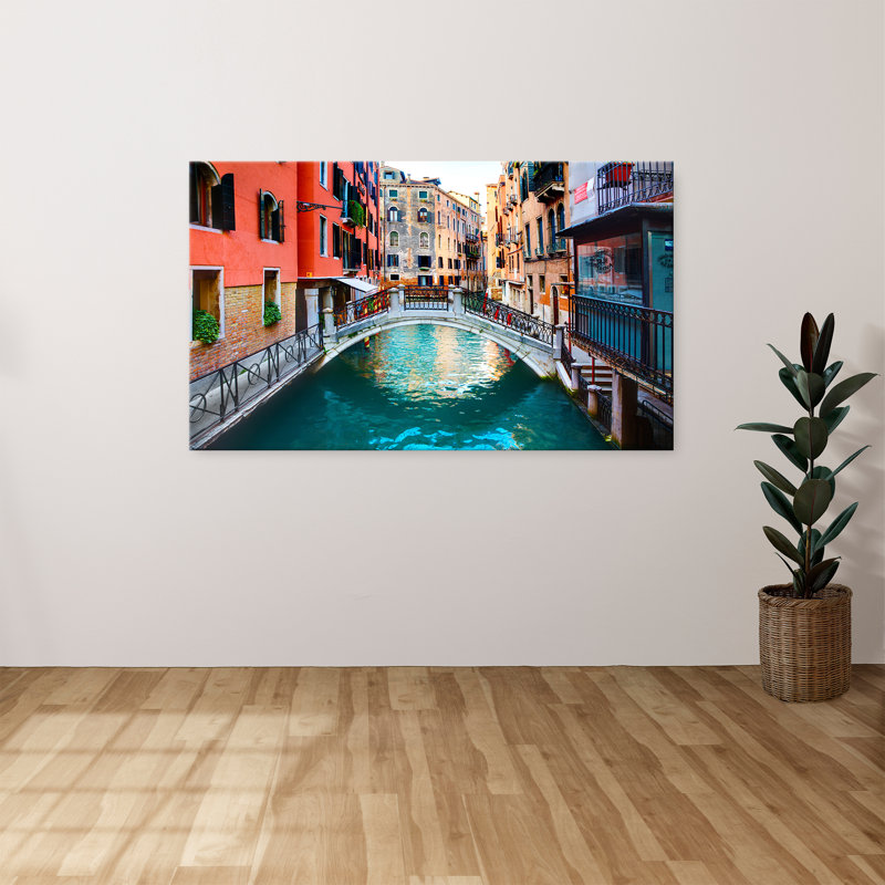 "Venice Canal" par Danita Delimont, reproduction sur toile, H 28 po x l 48 po x P 1,5 po