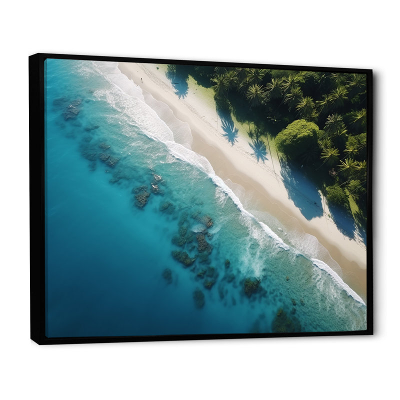 Plage relaxante vue aérienne I - plage, art mural, Cadre flottant noir, H 30 po x l 40 po x P 1,5 po