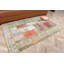Tapis patchwork turc rétro fabriqué à la main avec un design vibrant et un motif unique pour la décoration intérieure