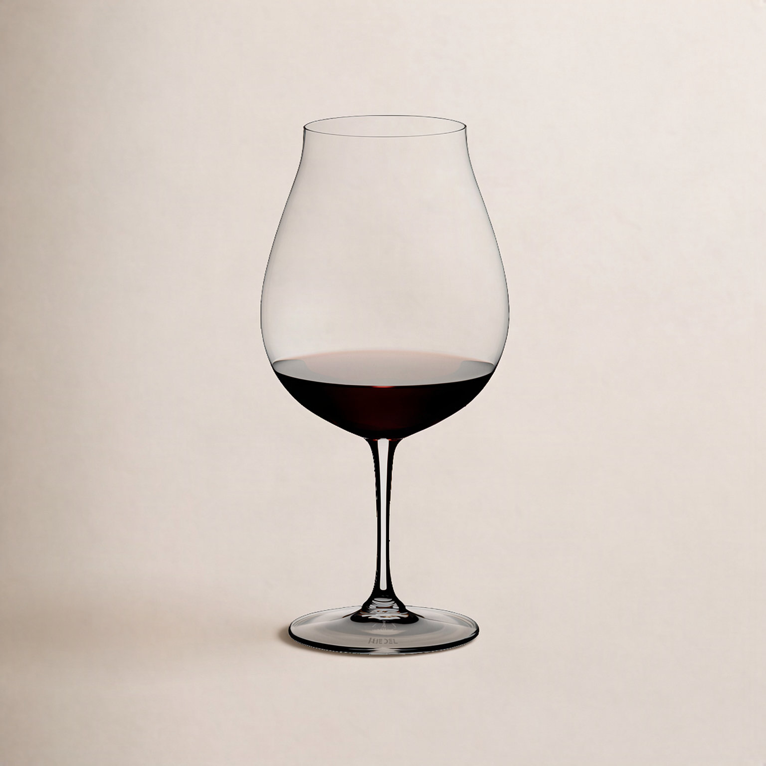 Vinum New World Pinot Noir Wine Glass