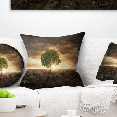 Coussin Schafer Landscape Lonely Tree Under Dramatic Sky