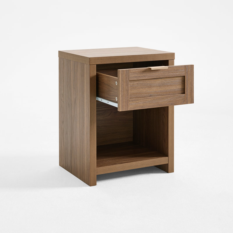 Ensemble de chambre à coucher Allenside 4 pièces, Noyer spécial