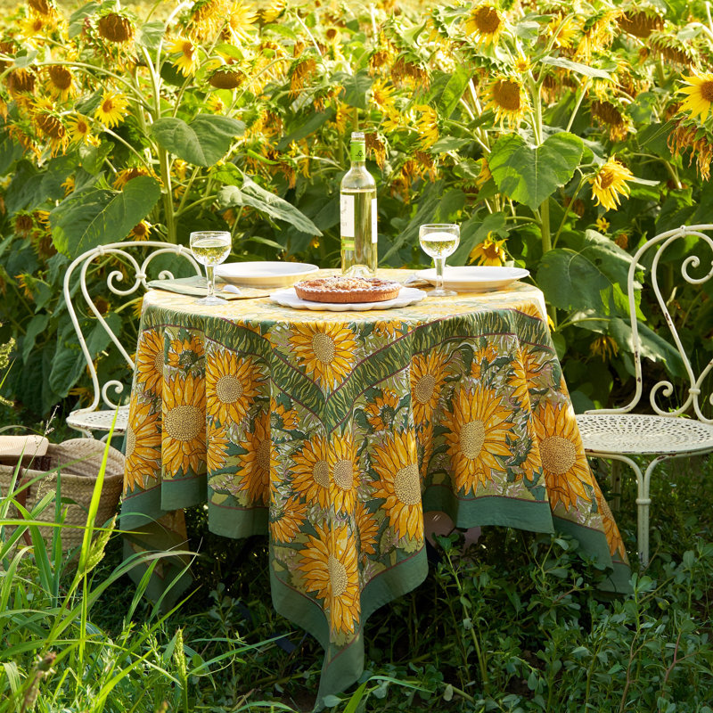 Daronta Round Tablecloth, 90" x 90", Yellow/Green