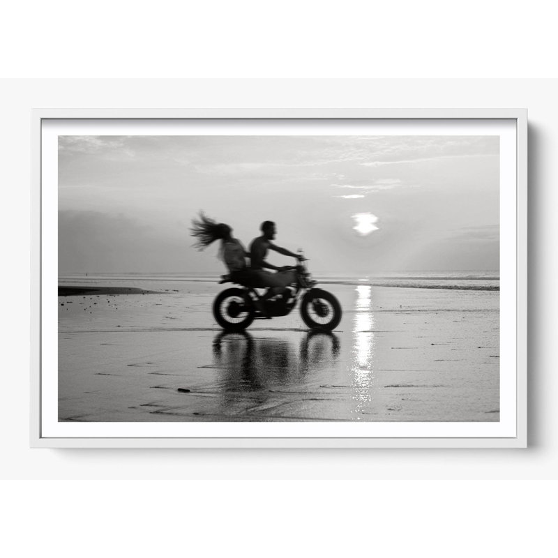 «Love Moves Quick», H 14 po x l 18 po, Reproduction encadrée d'une seule photo avec pass, Blanc