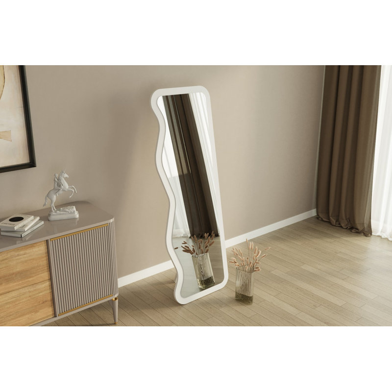 Bisou Wavy Wall Mirror, White
