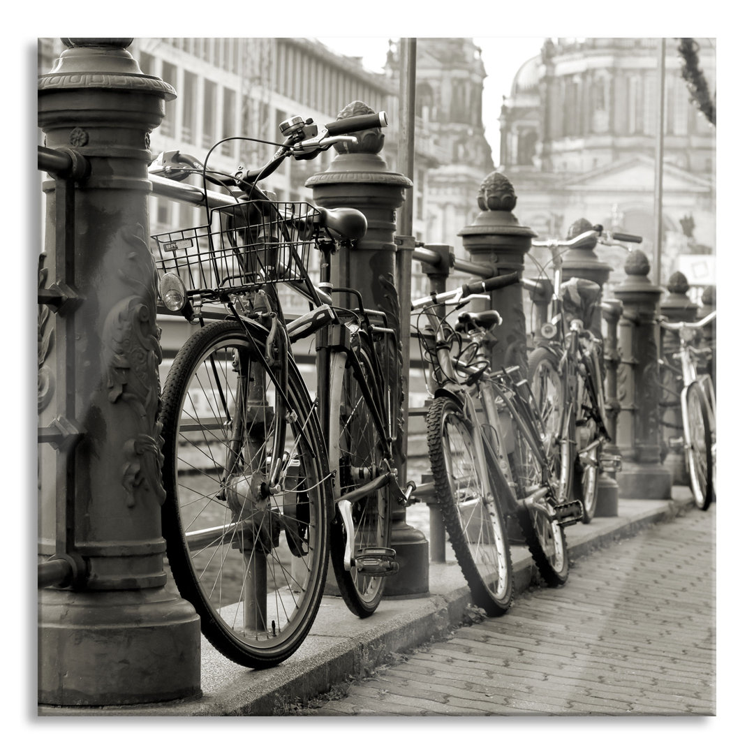 Ungerahmtes Foto auf Glas "Bicycle in Amsterdam"