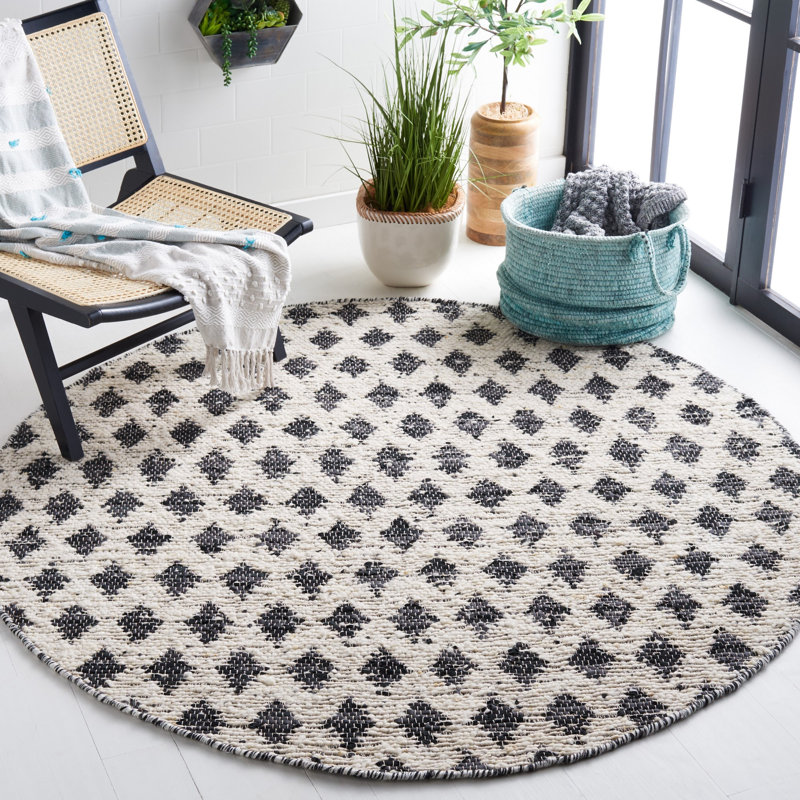 Jeananne Flat Weave Wool/Leather Geometric Rug in Black/Beige, Round 6'
