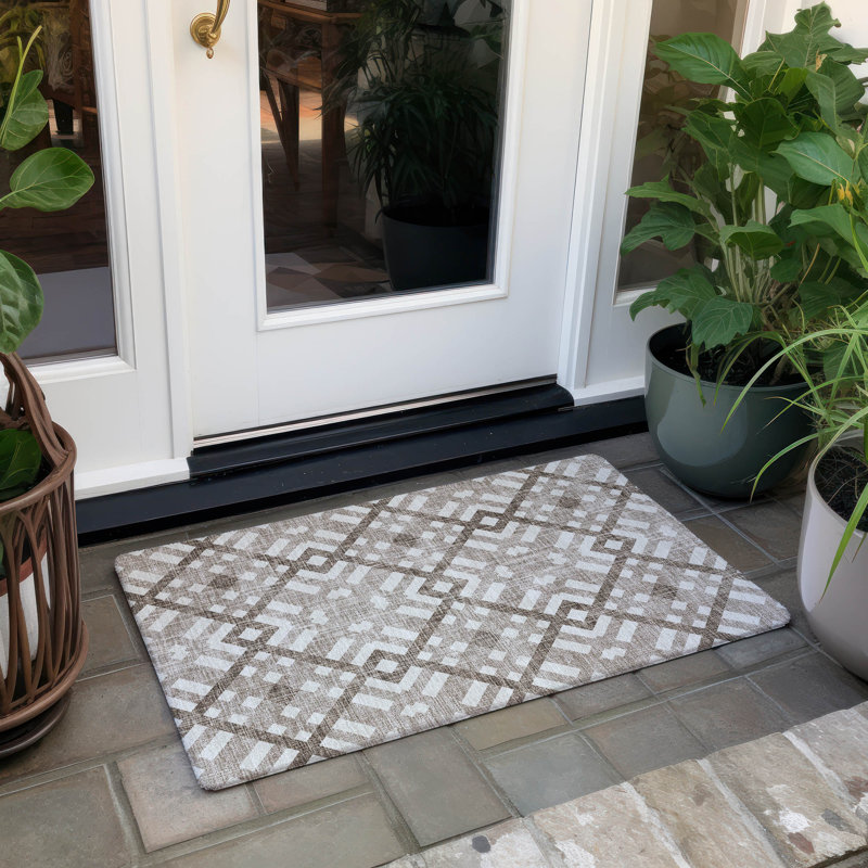 Tapis intérieur / extérieur Kinslee, Rectangle 1 pi 8 po x 2 pi 6 po