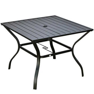 Table de salle à manger en acier