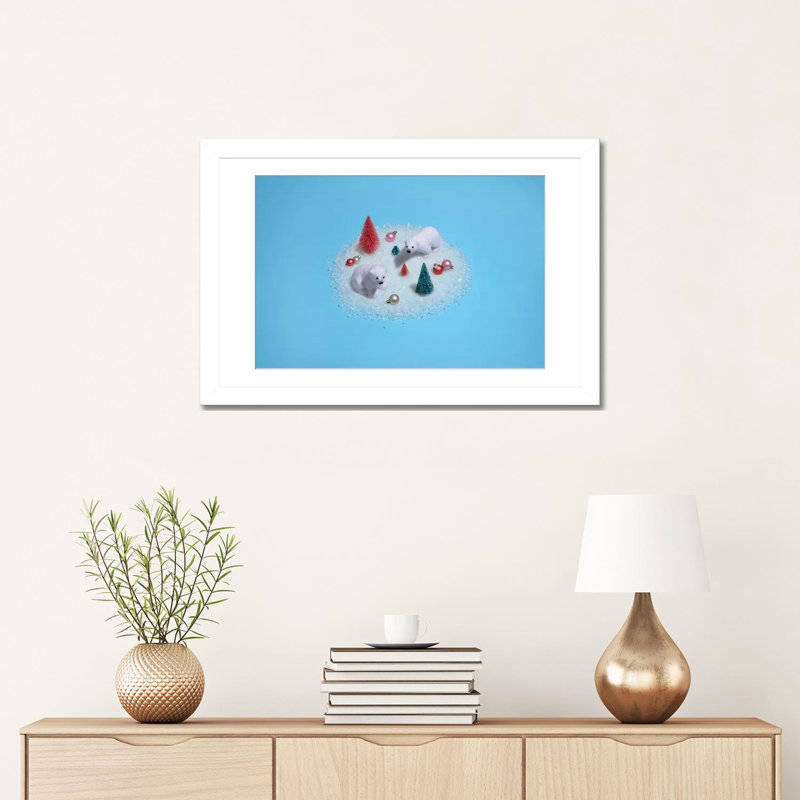 «Arctic Holiday Gathering», reproduction d'art mural, papier d'art encadré, H 16 po x l 24 po, Blanc