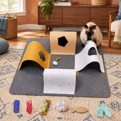 Mesurant 39,4 po, ce tapis de jeu pour chat en feutre gris à 4 voies crée un aménagement de cache-cache pour chat et est livré avec un ensemble de jouets de 6 pièces pour un enrichissement interactif du chaton.