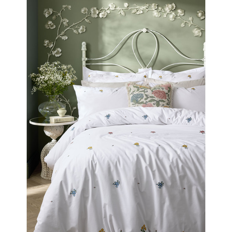 Historic Royal Palaces Bedding, King Duvet Cover Set + 2 Standard Pillowcases, White Floral