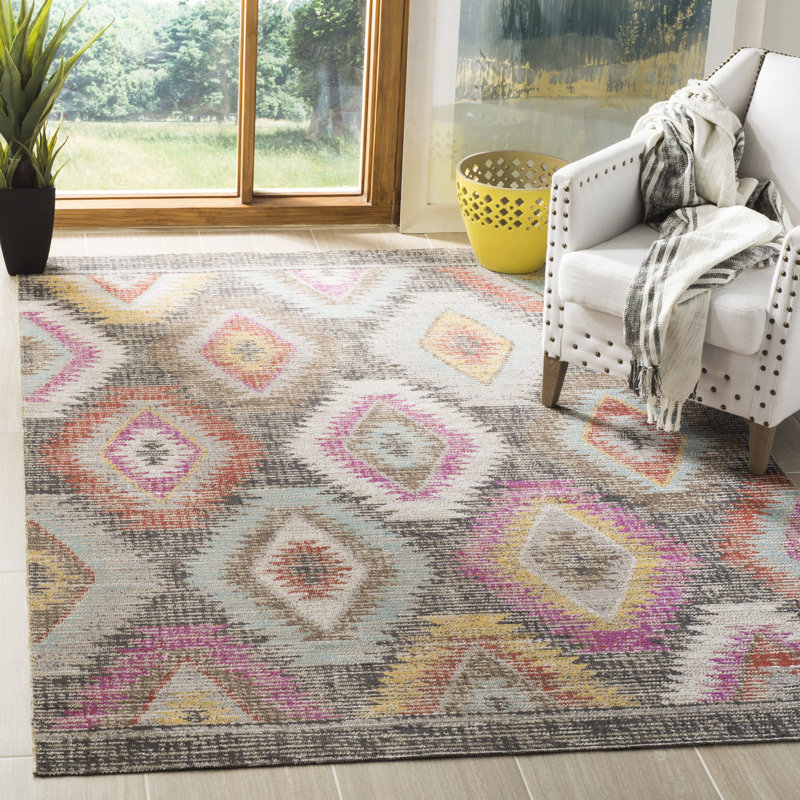 Leto Hooked Grey/Rose Indoor/Outdoor Rug, Rectangle 122 x 183 cm