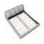 Lit plateforme gris rembourré avec coussin moelleux et lattes en bois de pin lisse-631634-631644