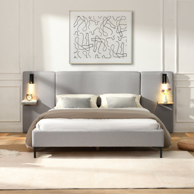 Lit tapissier chic en lin avec lumières et tablettes intégrées, parfait pour les intérieurs modernes et rustiques