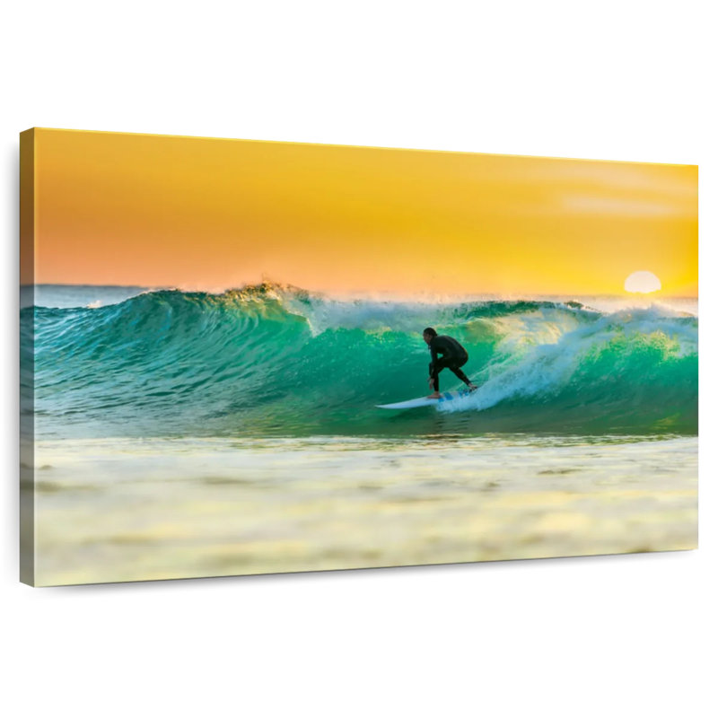 Senne Surfboard Riding Sunrise