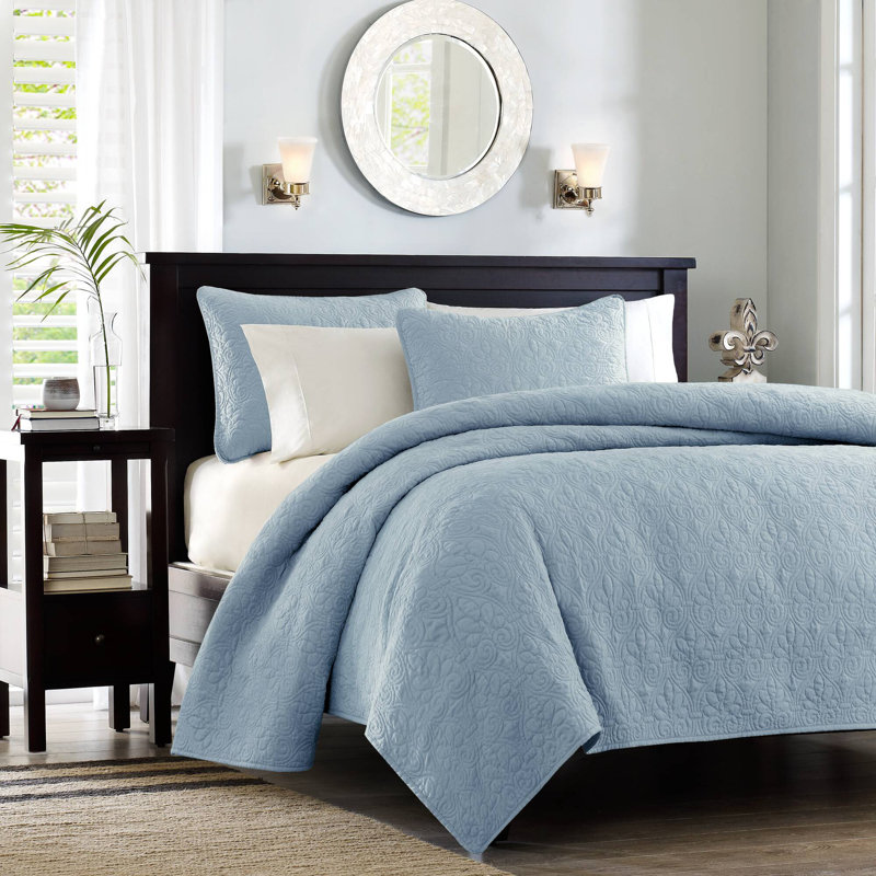Quebec Blue Reversible 3-Piece King/Cal King Quilt Set, King/California King Coverlet + 2 King Shams, Blue