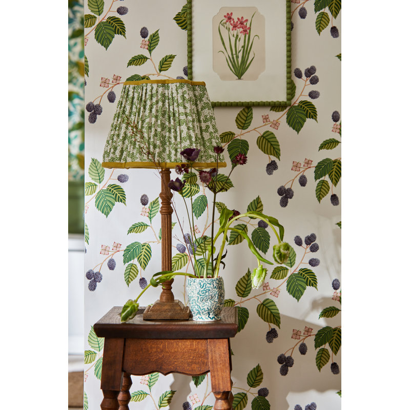 Rubus 10.05m x 52cm Matte Wallpaper Roll, Green