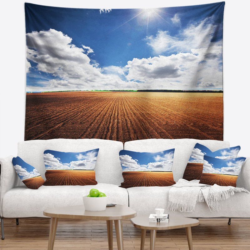Vaste champ paysage sous tapisserie clouds blanc, H 50 po x l 60 po