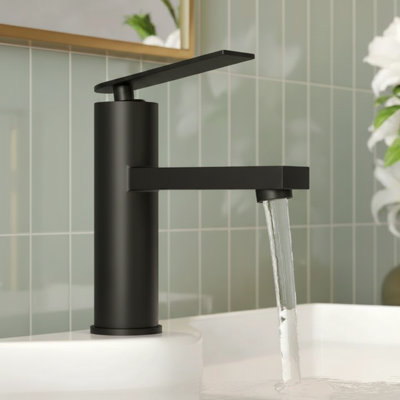 Single Hole Bathroom Faucet, Single Handle Bathroom Sink Faucet with Drain Assembly 