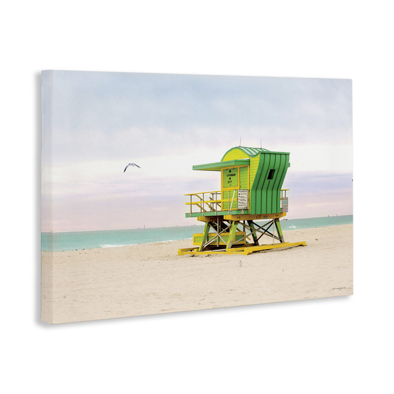 Toile Lime Green Lifeguard Hut, design par Seven Trees Design, H 16 po x l 24 po