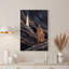Art mural en bronze, figure et tour sous les constellations-133461376