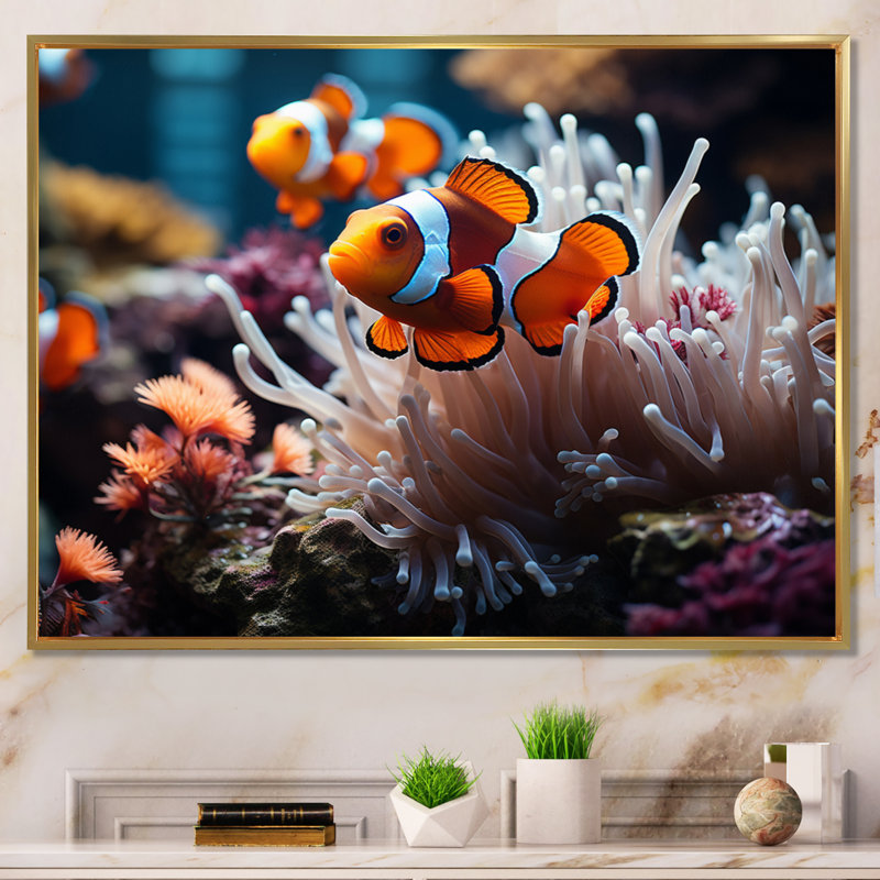 «Orange clownfish», art marin mural, 16" H x 32" W, Cadre photo noir