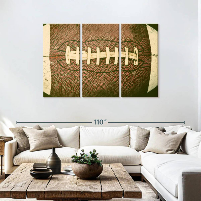 Vieux football américain Sireci, H 48 po x l 74 po