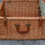 Panier Dorset pour quatre dans un pavillon de jardin