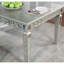 Table de salle à manger en argent