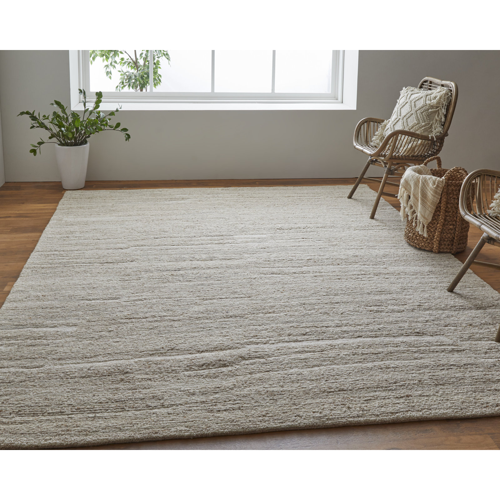 Hand-Woven Wool Rug, Rectangle 5'6" x 8'6"