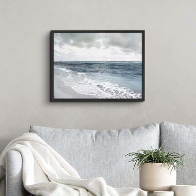 Sea Wave and Sea Foam on the Beach Coastal Ocean - photographie de cadre photo