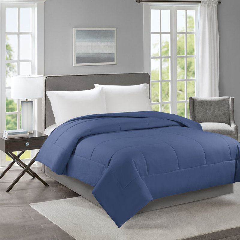 Édredon en duvet synthétique toutes saisons - Basics by Wayfair ™, Indigo, Simple