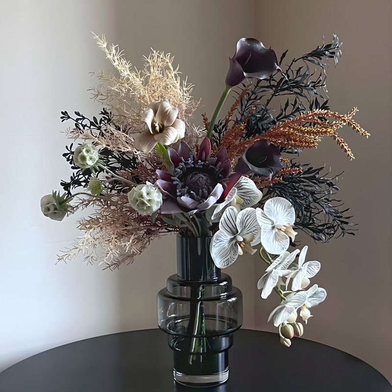 Ornements de fleurs simulées