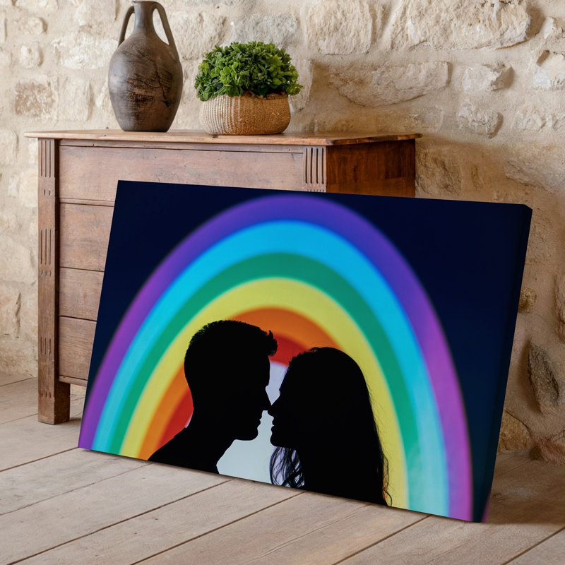 Toile, "Gros plan, silhouette de deux visages positionnés presque touchants", créant un moment intime, H 18 po x l 24 po