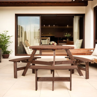 Clintock Round 6 - Person 66.92" Long Dining Set