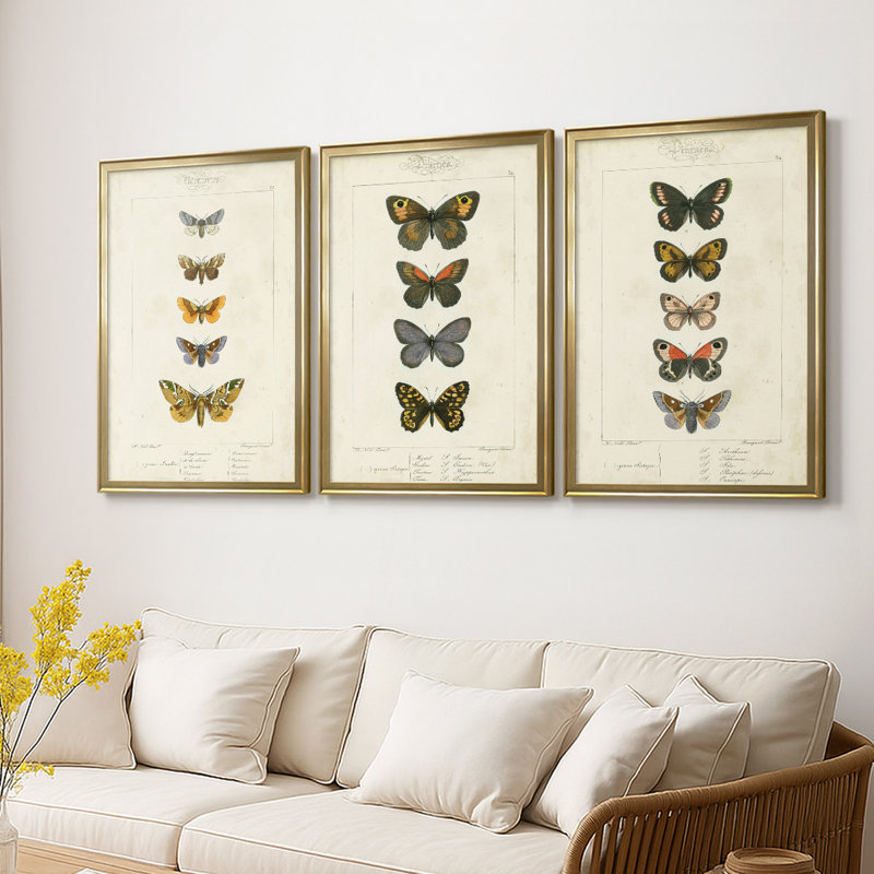 «Mauve Butterflies IV» - Toile tendue avec châssis sur mesure - 3 pièces, H 19 po x l 27 po, Doré
